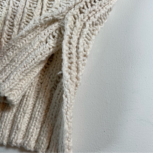 Free People Infinite V-Neck Sweater Chunky Cozy Cream Knit Women’s Size XS - Picture 12 of 14